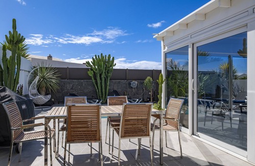 Playa Blanca Villa | Holiday Villa 'Casa Saidera' with Private Pool, Wi-Fi and Air Conditioning