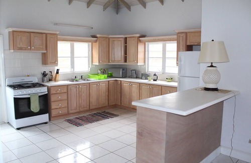 Charlestown House | Holiday Villa for rent 3 minutes from golf course, beach, bars and restaurants.