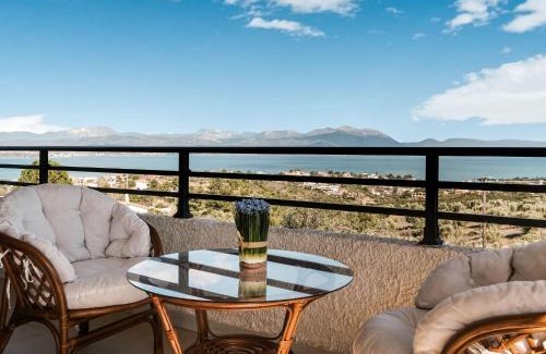 Tanagra House | Holiday villa with sea view in Paralia Avlidas