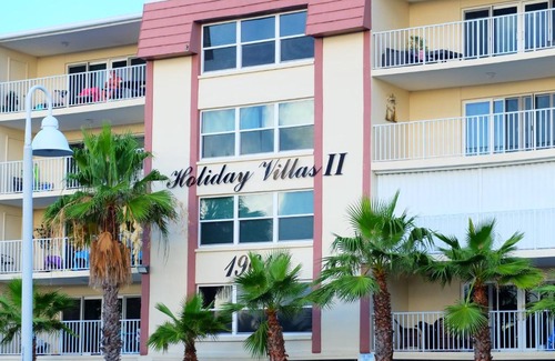 Indian Shores Apartment | Holiday Villas II ON THE BEACH w/Intercoastal View