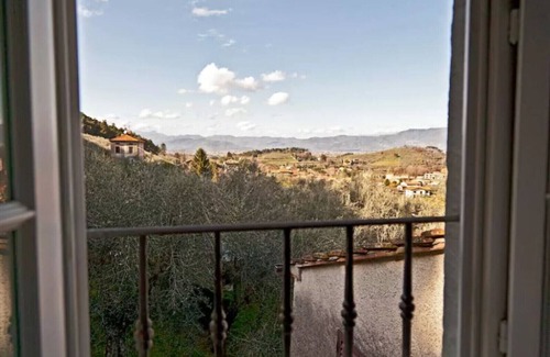 SantʼAndrea di Compito House | Holidayhome Petra - Rustic Tuscan house with pool and view 5 minutes from Lucca