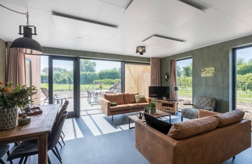 Breezand Apartment | Holidayhome - Vroondijk 2 | Vrouwenpolder 'Duinappel en Zonnebes'