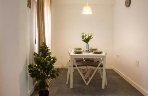 San Felipe Neri Apartment | Holidays2Malaga Alta City center Renovated 2 bedrooms apartment WiFi