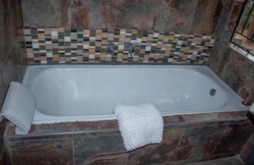 Livingstone Apartment | Holistic Hive Retreat House