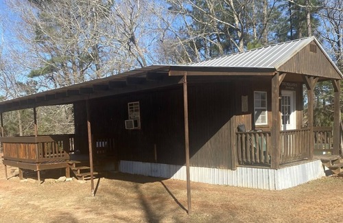 Minden Cabin | Holland Hill Cabin on a Pond