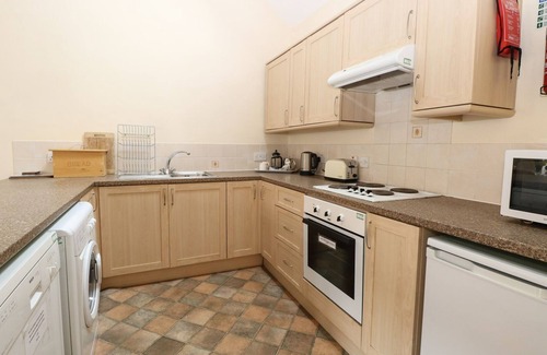 Foxley House | HOLLY BERRY, family friendly, with a garden in Foulsham