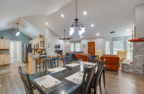 Holly Lake Ranch House | Holly Lake Retreat w/2 Community Pools & Yard