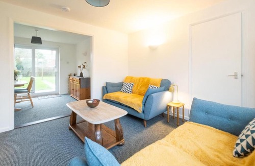 Leiston House | Hollybobs