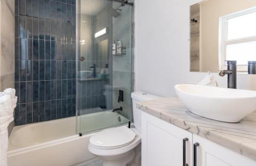Hollywood Hills House | Hollywood Paradise Luxury 4BR 3BA Home and Outdoor Fun with Heated Pool