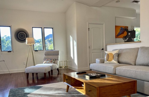 Beachwood Canyon House | Hollywood sign view 3bd house