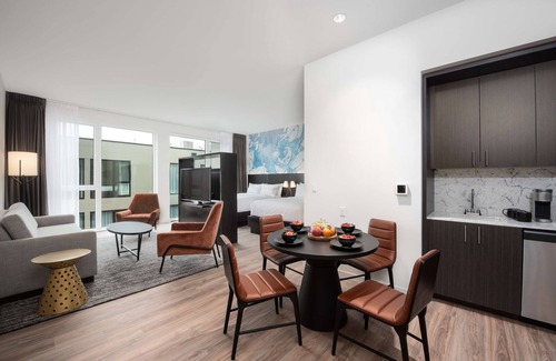 Central Area Hotel | Holman Riverfront Park Hotel Salem, Tapestry by Hilton