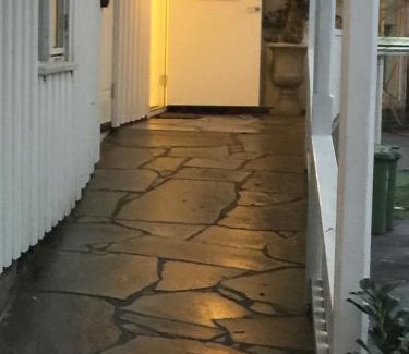 Grimstad House | Holsthuset Losji