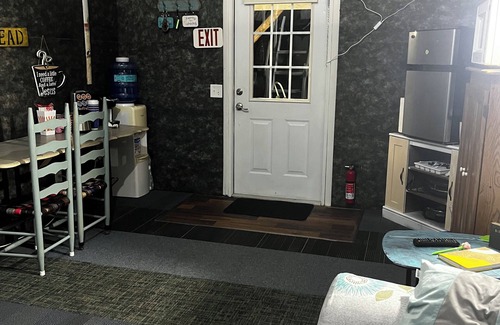 Temple Hill Cabin | HOLY MOLY looking for small family to spend time. Sleeps 5