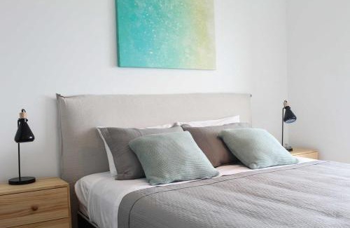Historical District Apartment | HOM I Amplio Depto 2D2B Estacionamiento y Terraza Vista al Mar PNM 1118