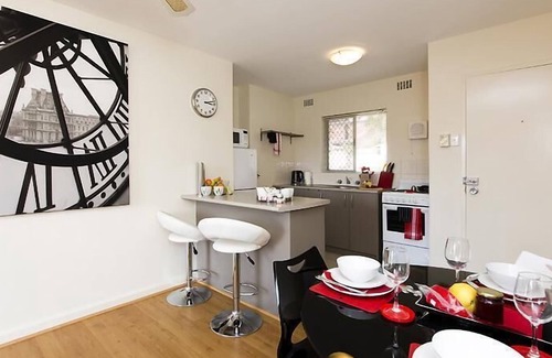 Subiaco Apartment | Home away from home and what a convenient location!
