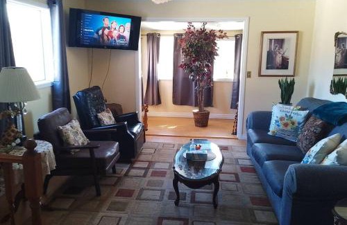 Red Deer House | Home Away from Home - Guest Suite 1
