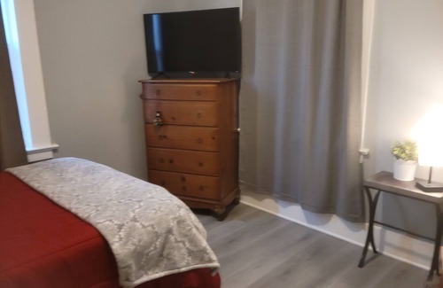 Mojave House | Home away from home in Mojave With parking space in the driveway