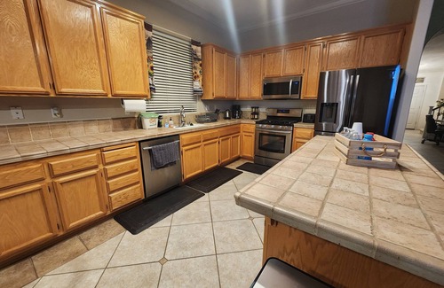 Elk Grove House | Home Away From Home!nFamily Friendly near popular attractions in Elk Grove!