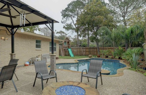 El Lago House | Home away from home: NASA/Kemah boardwalk/Beach