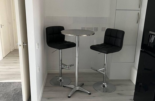 Notting Dale Apartment | Home away from home. nStylish and modern apartment with proximity to airport.nnn
