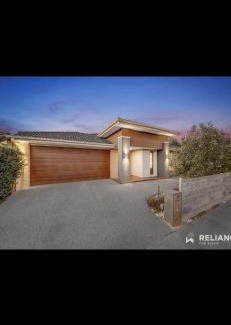Truganina House | Home away from home private room2