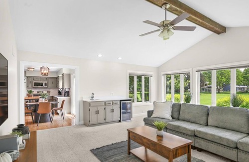 Naperville House | Home away from home, month to month rental, located in North Naperville