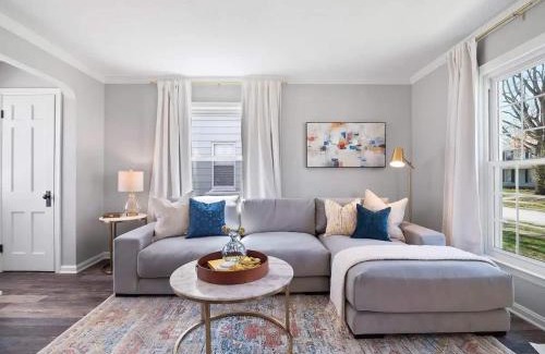 South Euclid House | Home Away From Home - Beautiful Yard