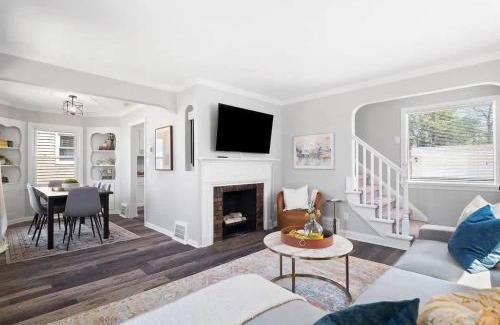 South Euclid House | Home Away From Home - Beautiful Yard