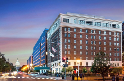 Capitol Hill Hotel | Home Away from Home! Explore all DC has to offer! Close to area attractions!