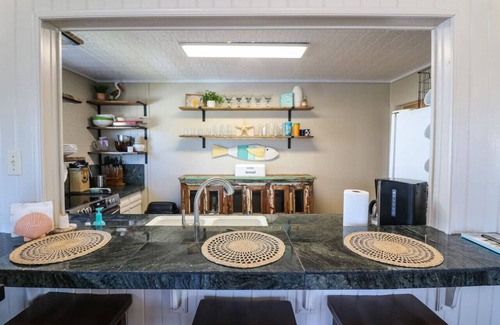 Galveston House | Home Bar, Lounge, and Arcade! Close to the beach and Marina