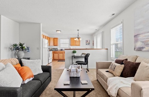Fort Wayne House | Home for 5 w/Garage and Yard