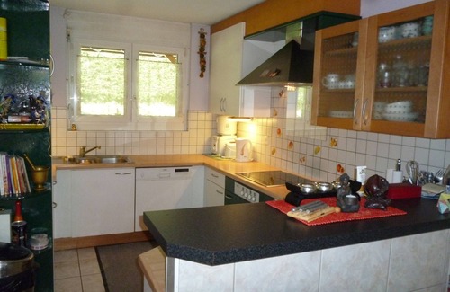 Genthod House | Home for Rent. Residential, 10mins from town, 2mins from lake, public transport.