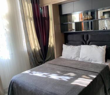 Kentron Apartment | home in central city