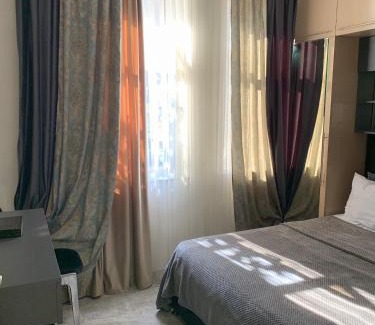 Kentron Apartment | home in central city