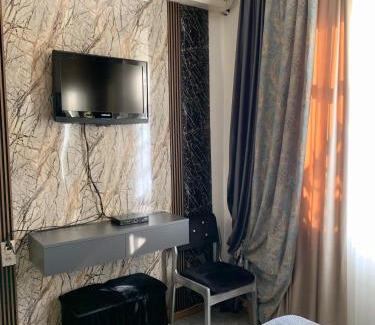 Kentron Apartment | home in central city
