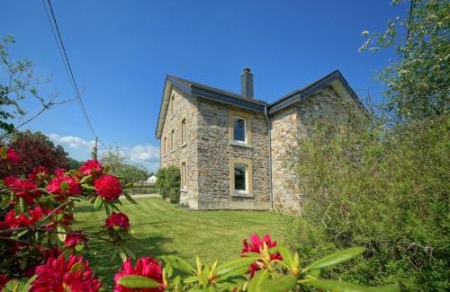 Petit-Thier House | Home in Vielsalm with Sauna, cleaning included