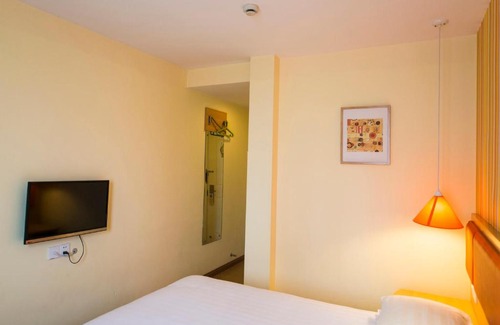 Pudong Hotel | Home Inn Shanghai Chuanhuang Road Chuansha Metro Station