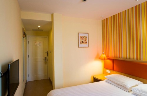 Pudong Hotel | Home Inn Shanghai Chuanhuang Road Chuansha Metro Station