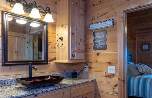 Shiloh House | Home located on top of Pine Mtn with Breathtaking Views.