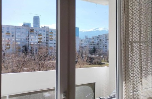 Iskar Apartment | Home LTT - Near Airport, Spacious, Sunny Apartment