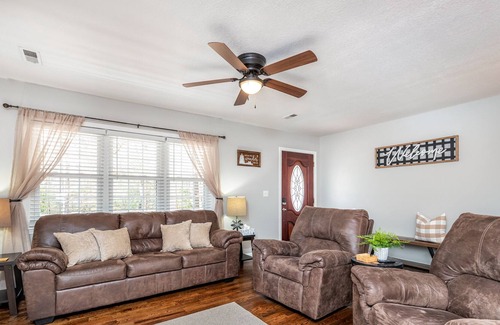 Pickens House | Home on 6 acres 🏠 with creek. 5min to downtown Pickens, close to Table Rock 🏞