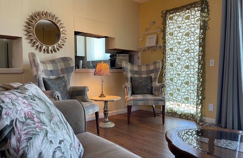 Escondido House | Home on Organic Farm Near Wine Country and Casinos