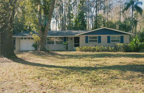 Greater Northdale House | Home plus RV on beautiful Lake