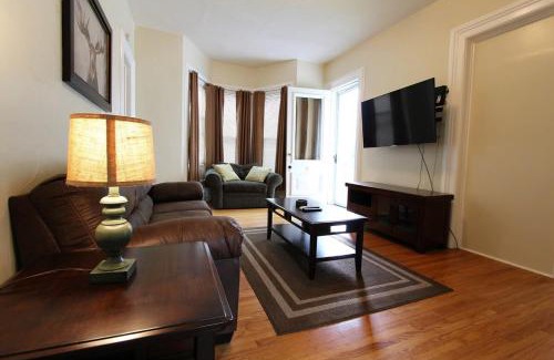 Oneonta Apartment | Home Run Apt 2 All Star Baseball Rentals