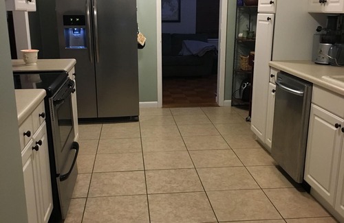 Lakeland House | Home sweet home under the oaks, Large Patio, Central Location