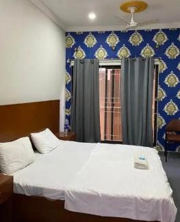 I-10 Sector House | Home villas