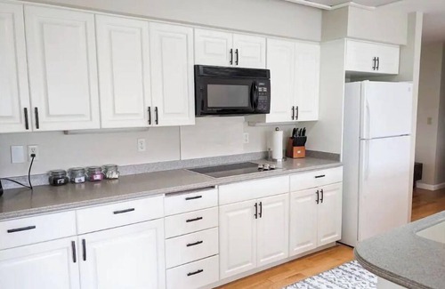 Brookings House | Home w/Beach Access & King Bed