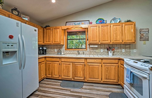 Arrow Point House | Home w/Large Deck on Table Rock Lake!