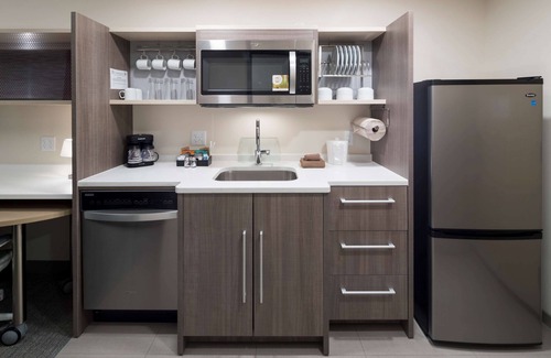 Port Canaveral Hotel | Home2 Suites by Hilton Cape Canaveral Cruise Port, FL