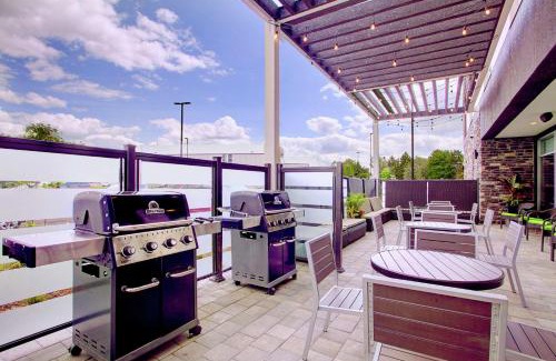 Steeles Industrial Hotel | Home2 Suites By Hilton Toronto/Brampton, On